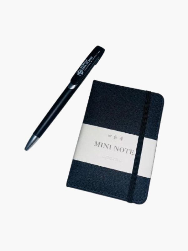 Buku catatan kecil dan pulpen
